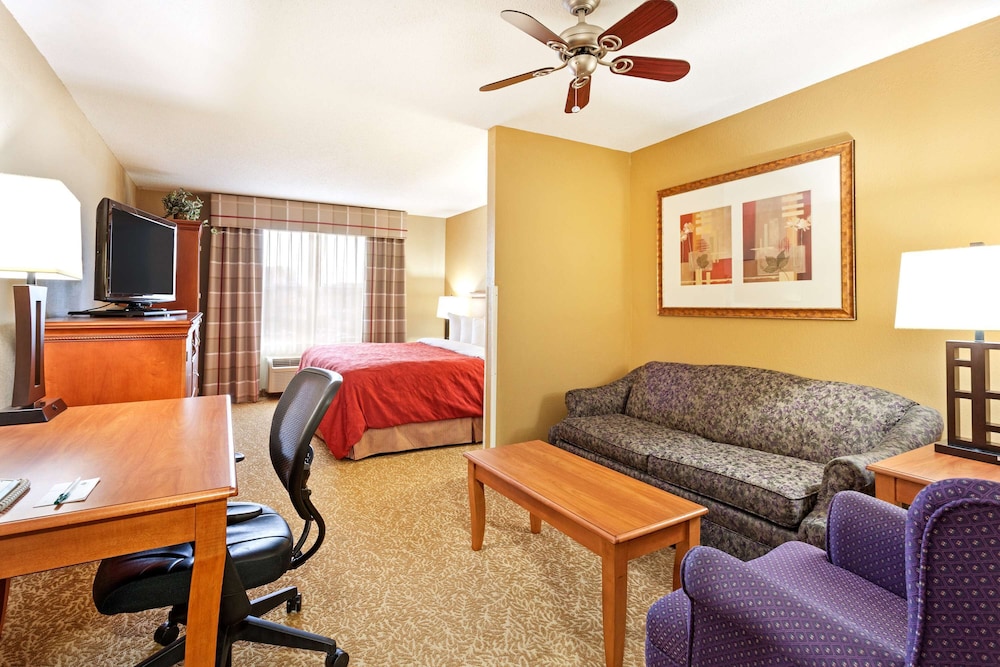 Country Inn and Suites By Radisson Hinesville GA 22/37