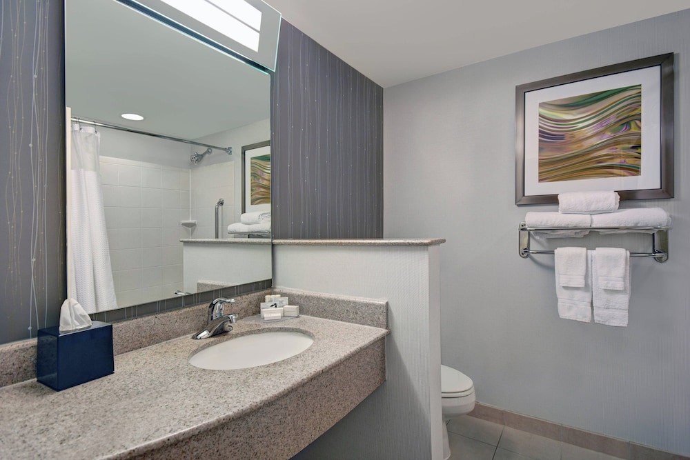 غرفة بسريرين كوين لذوي الإعاقة، Courtyard Boston Raynham 3/3
