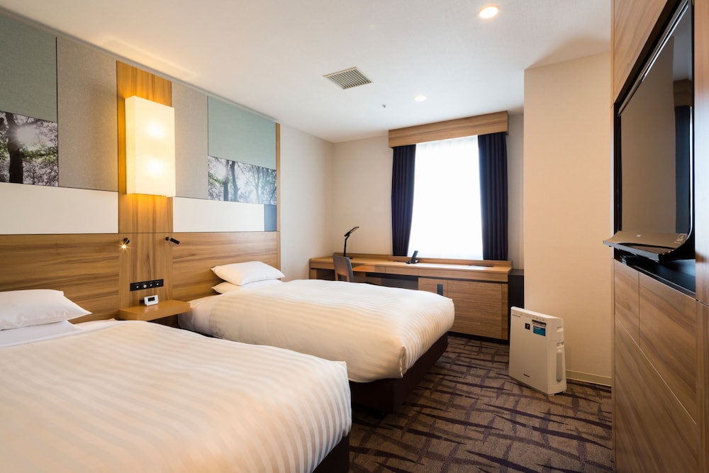 ROOM, TWIN BEDS