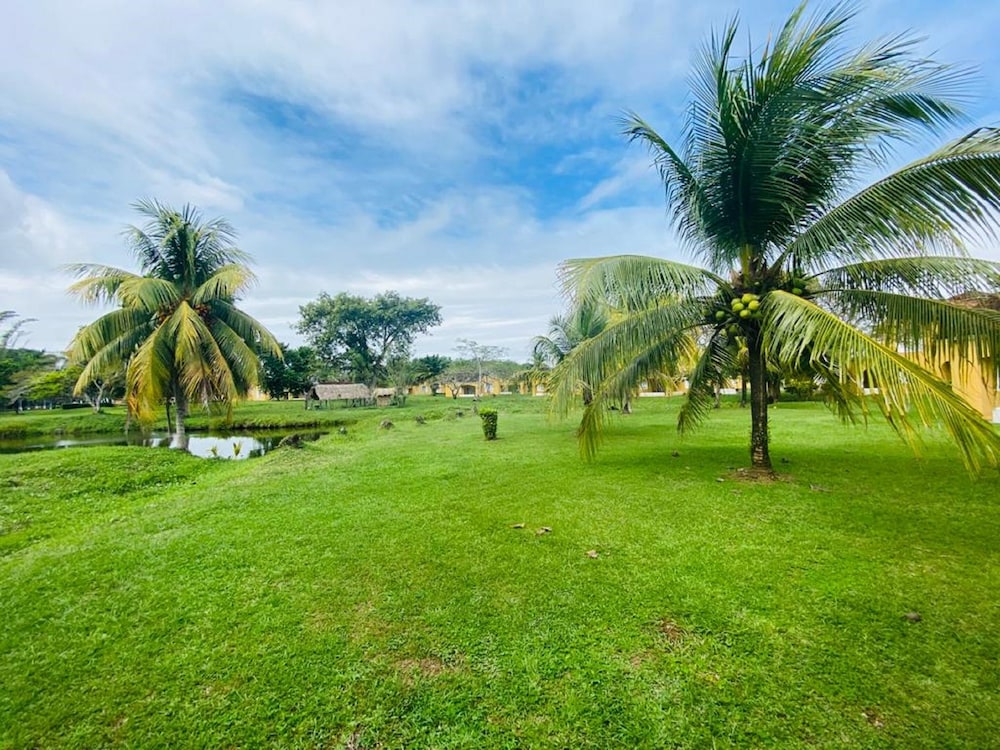 Amatique Bay Hotel 35/58