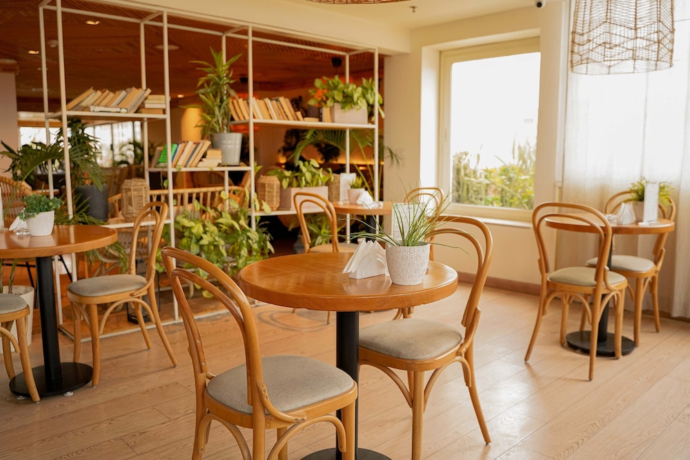 restaurant-cafeteria