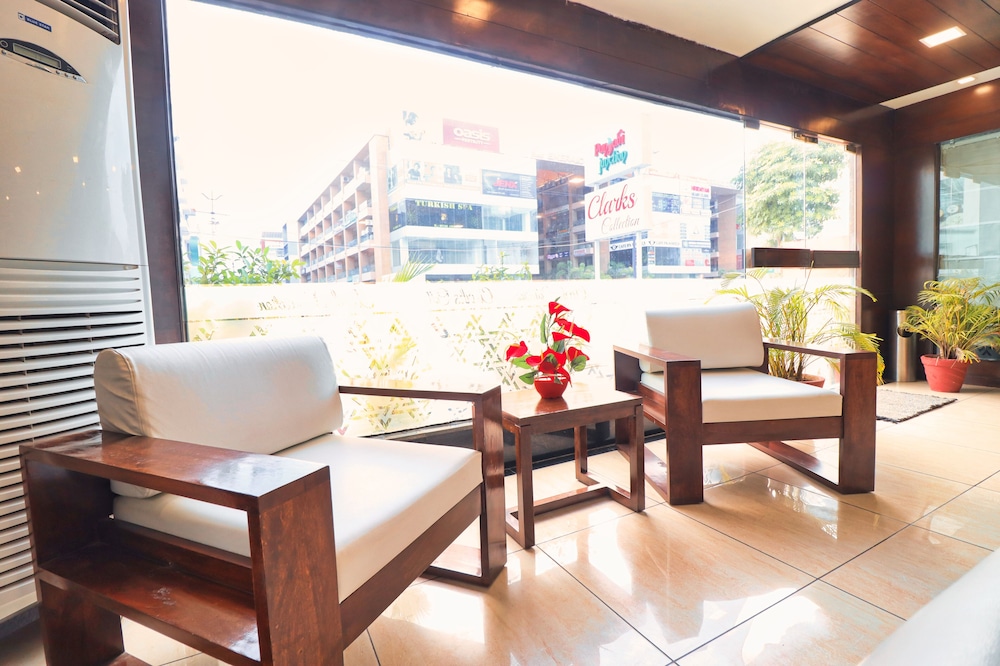 Hotel Clarks Collection Vadodara 30/50