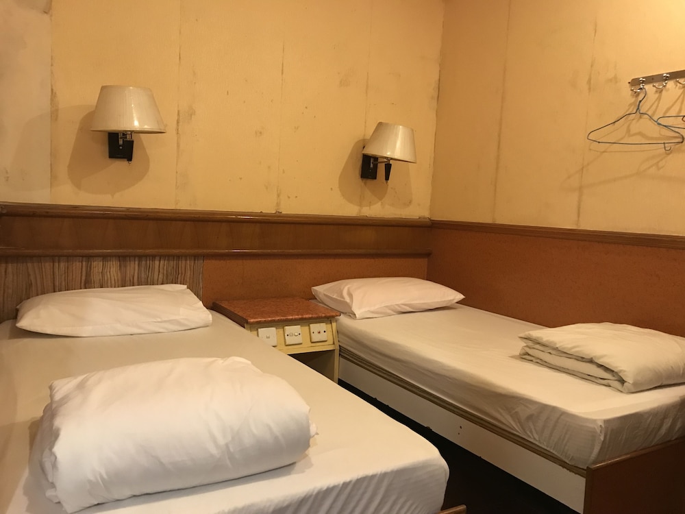 Kowloon New Hostel 14/35