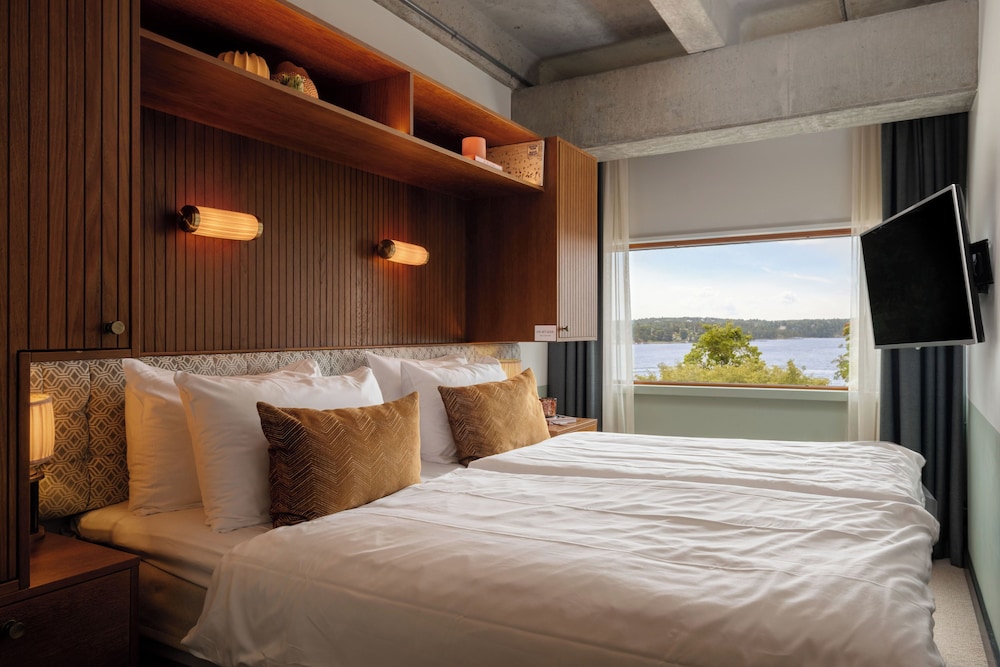 Ellery Beach House 12/45
