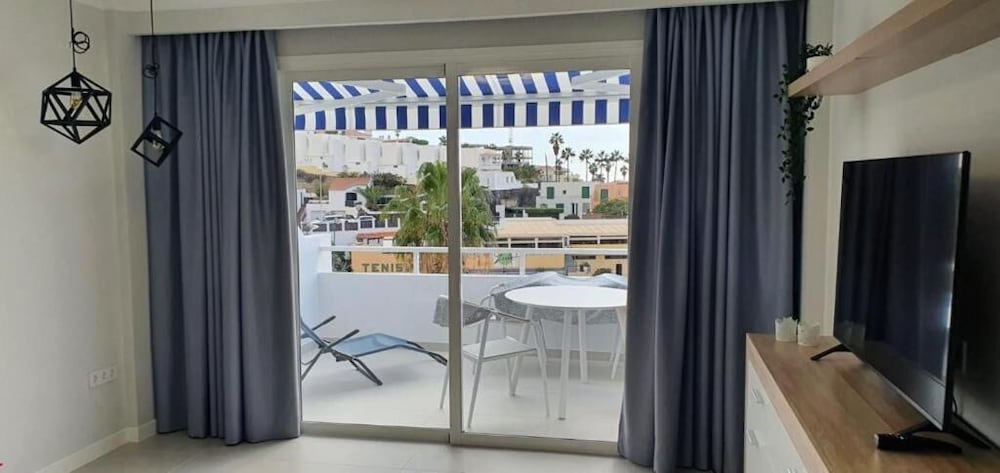 Apartments Malibu Park Hotel 11/30