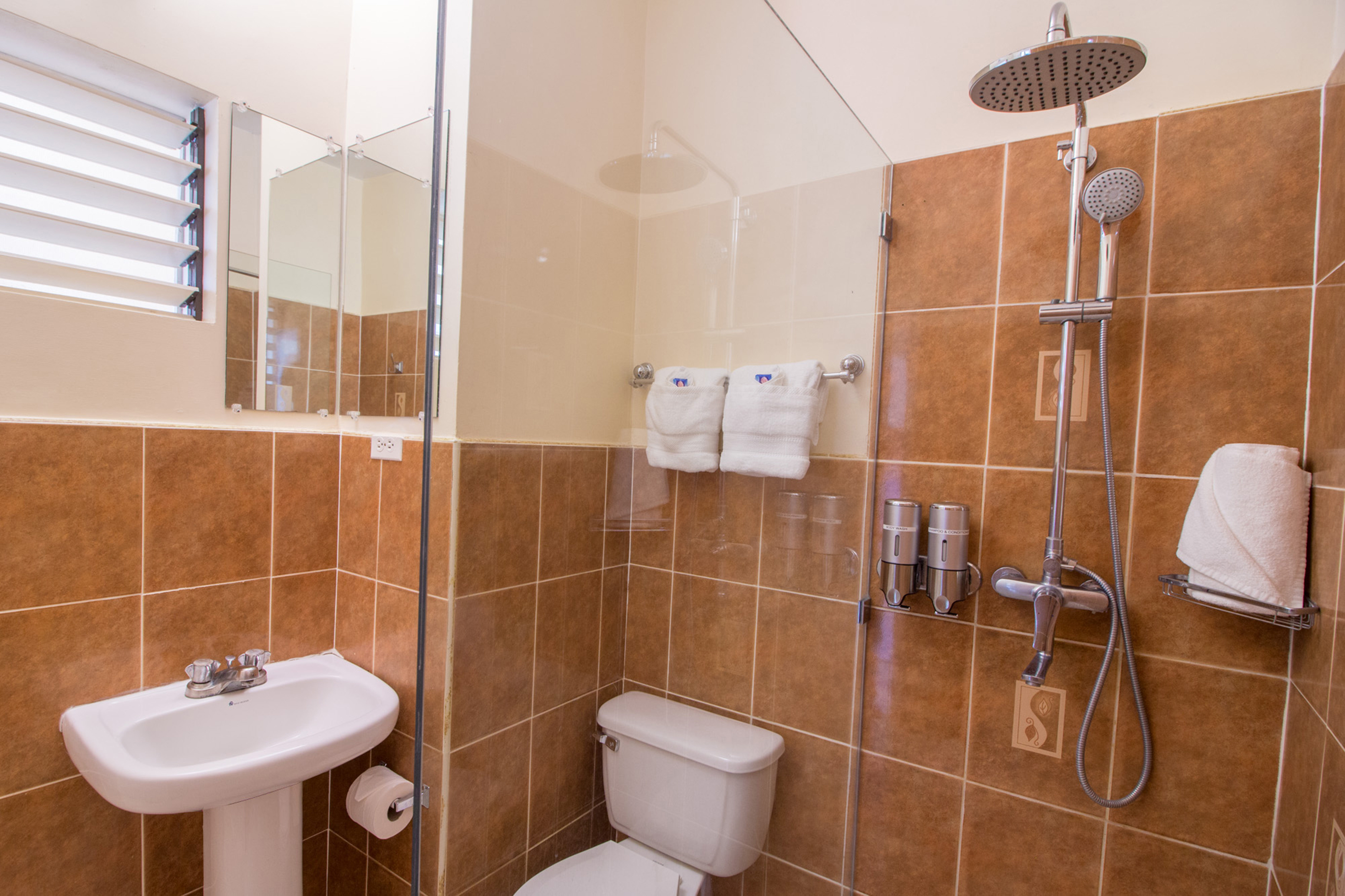 غرفة بإطلالة على الحديقة، Travellers Beach Resort 2/2