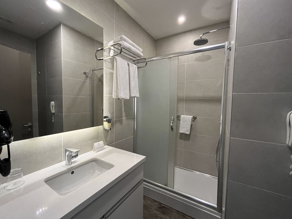 La Quinta By Wyndham Istanbul Gunesli 44/45