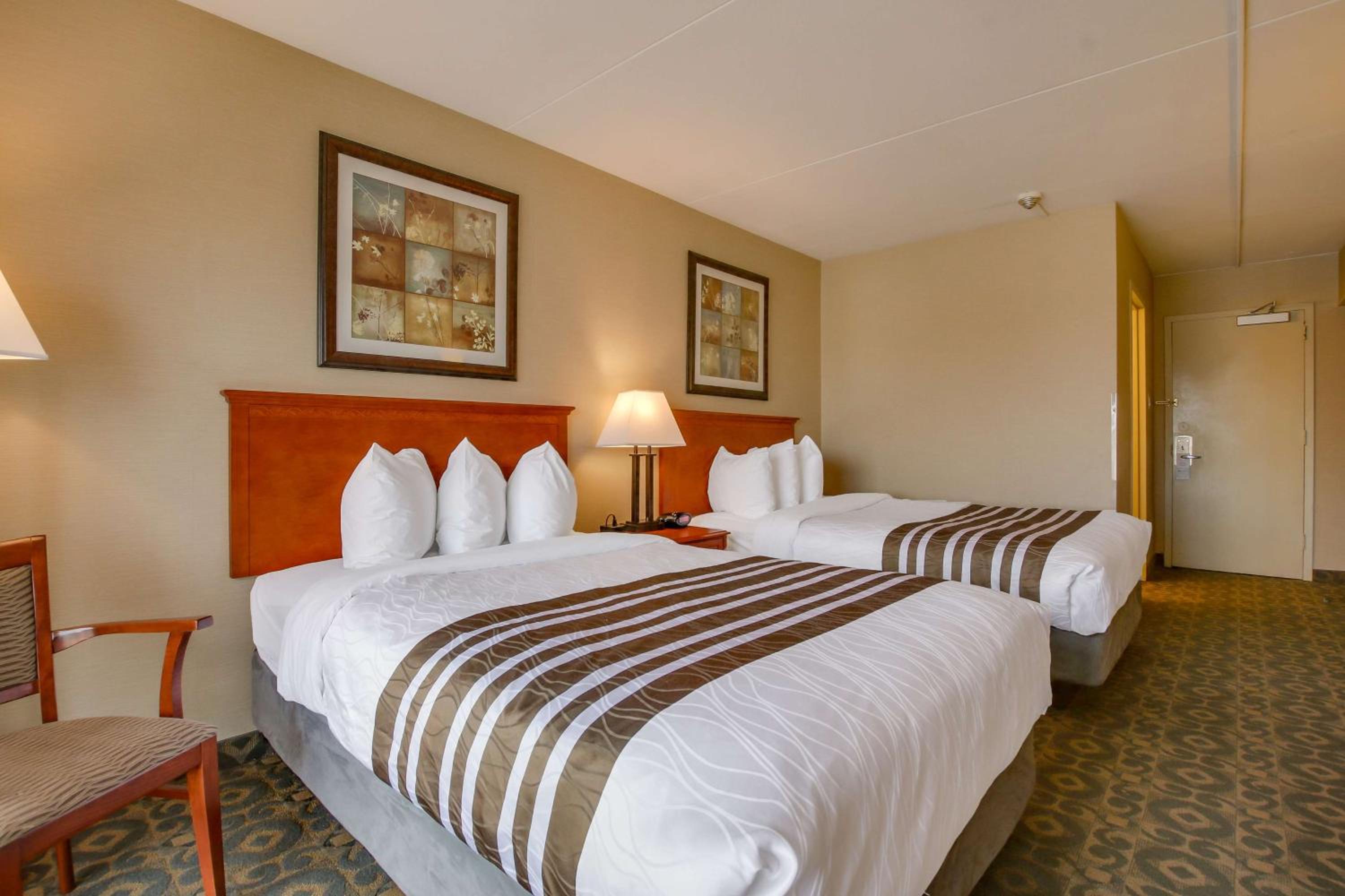 غرفة بسرير مزدوج لذوي الإعاقة، Best Western Brantford Hotel Conference Centre 5/10