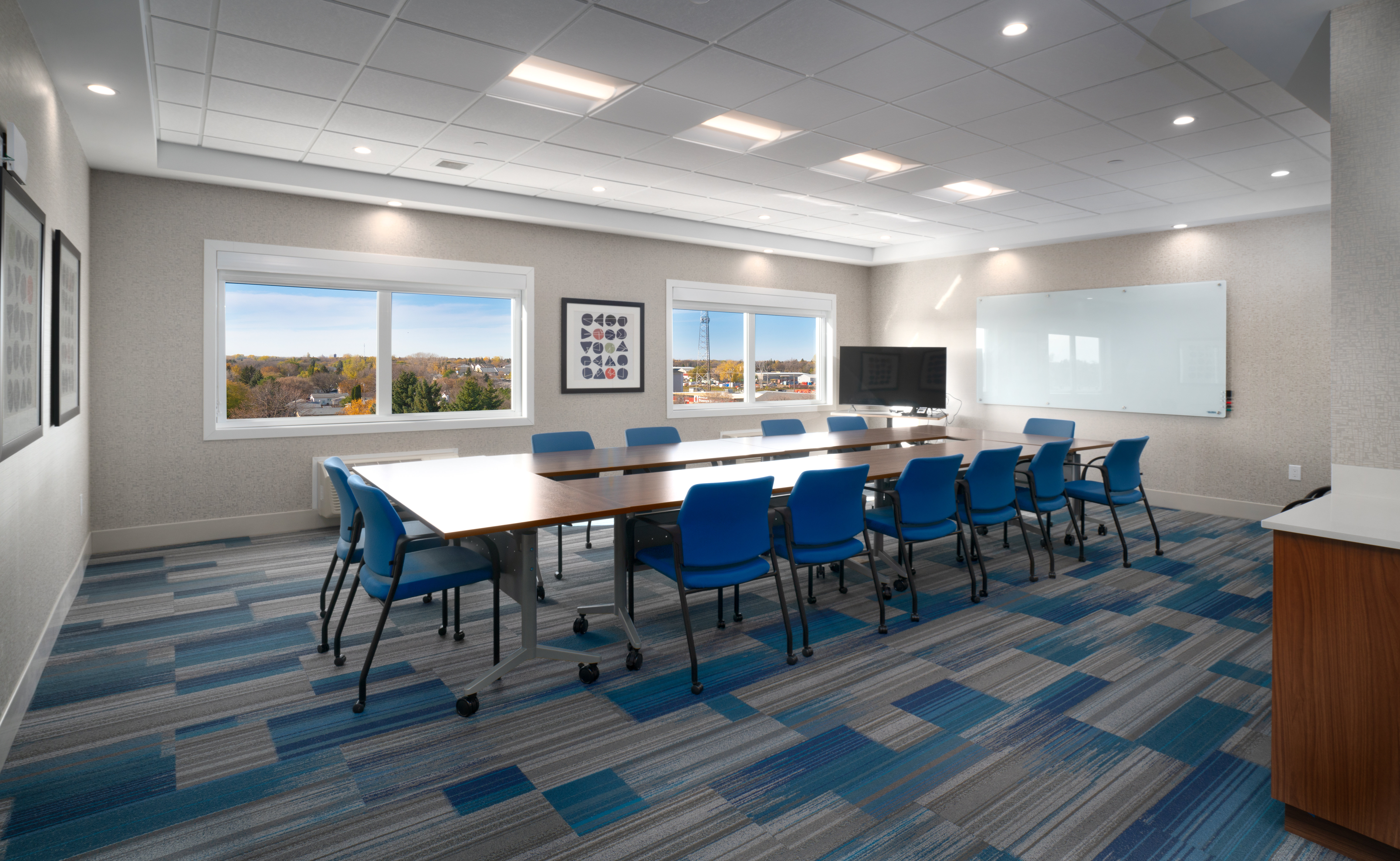 Holiday Inn Express And Suites Brandon 67/74