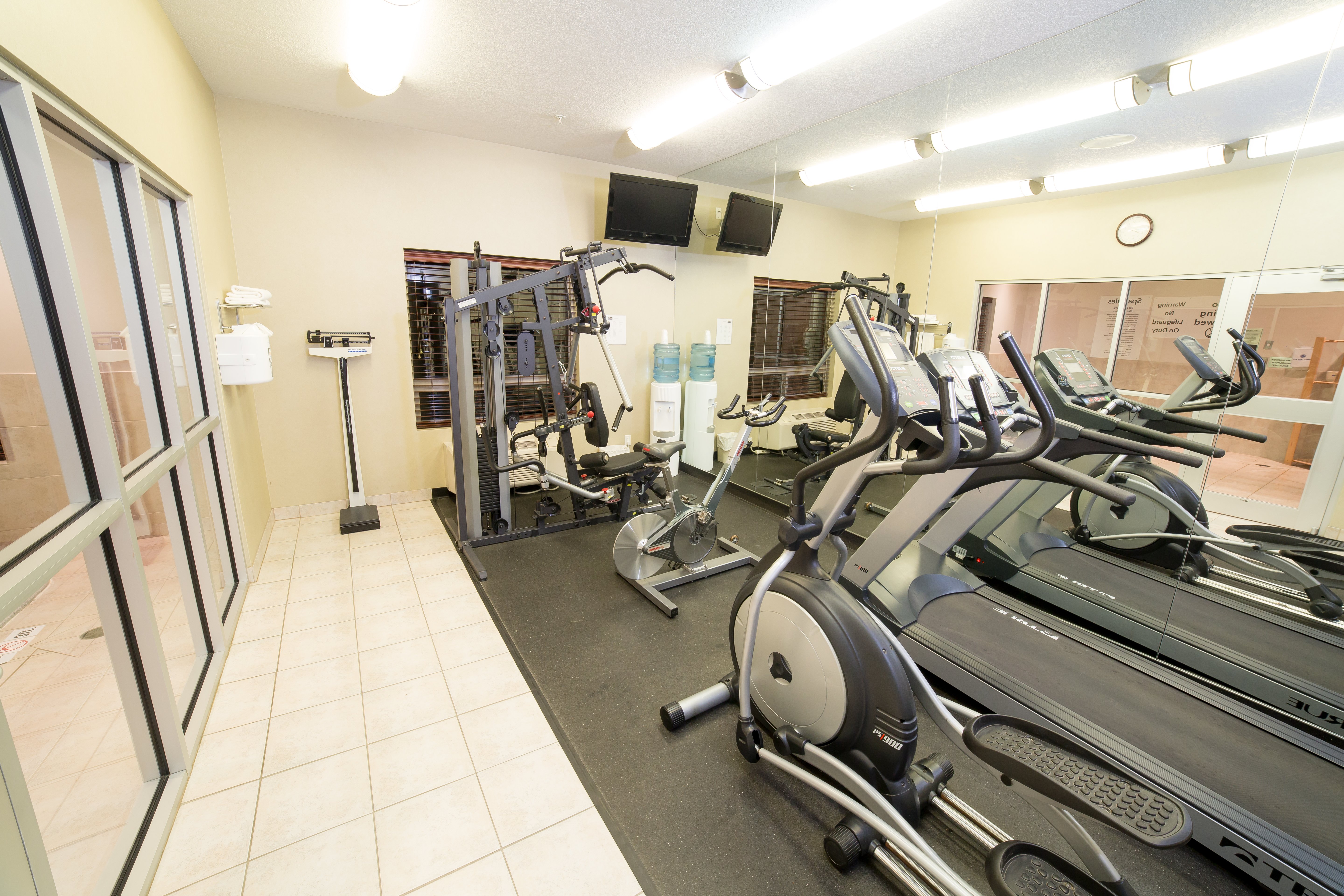 Holiday Inn Express Hotel & Suites Drayton Valley 27/50