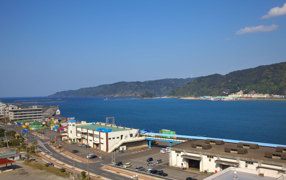 Amami Port Tower Hotel 41/48