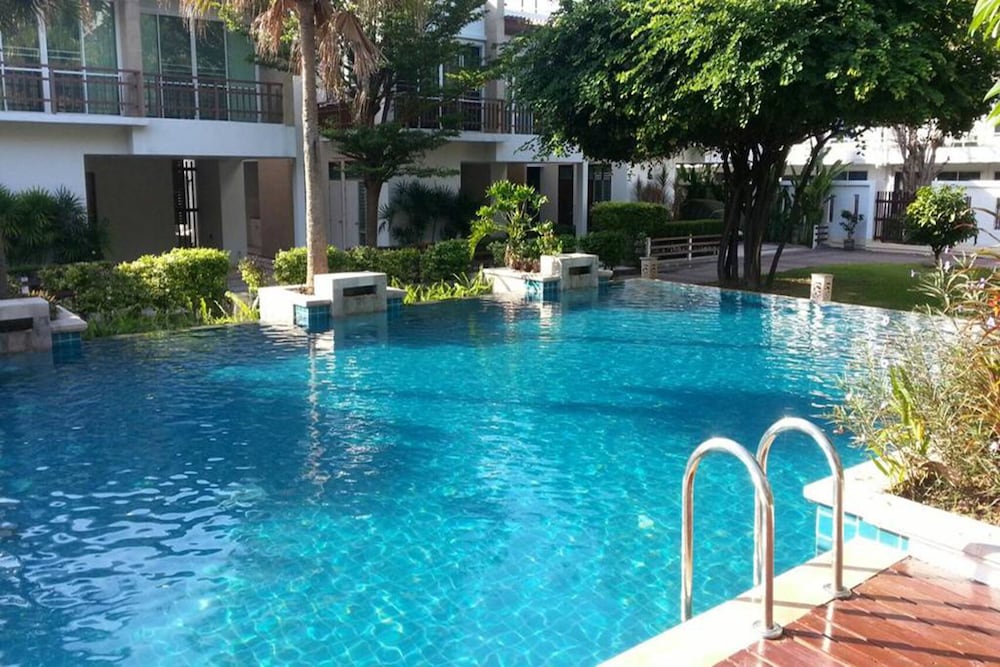 Simantra Private Villas 16/24