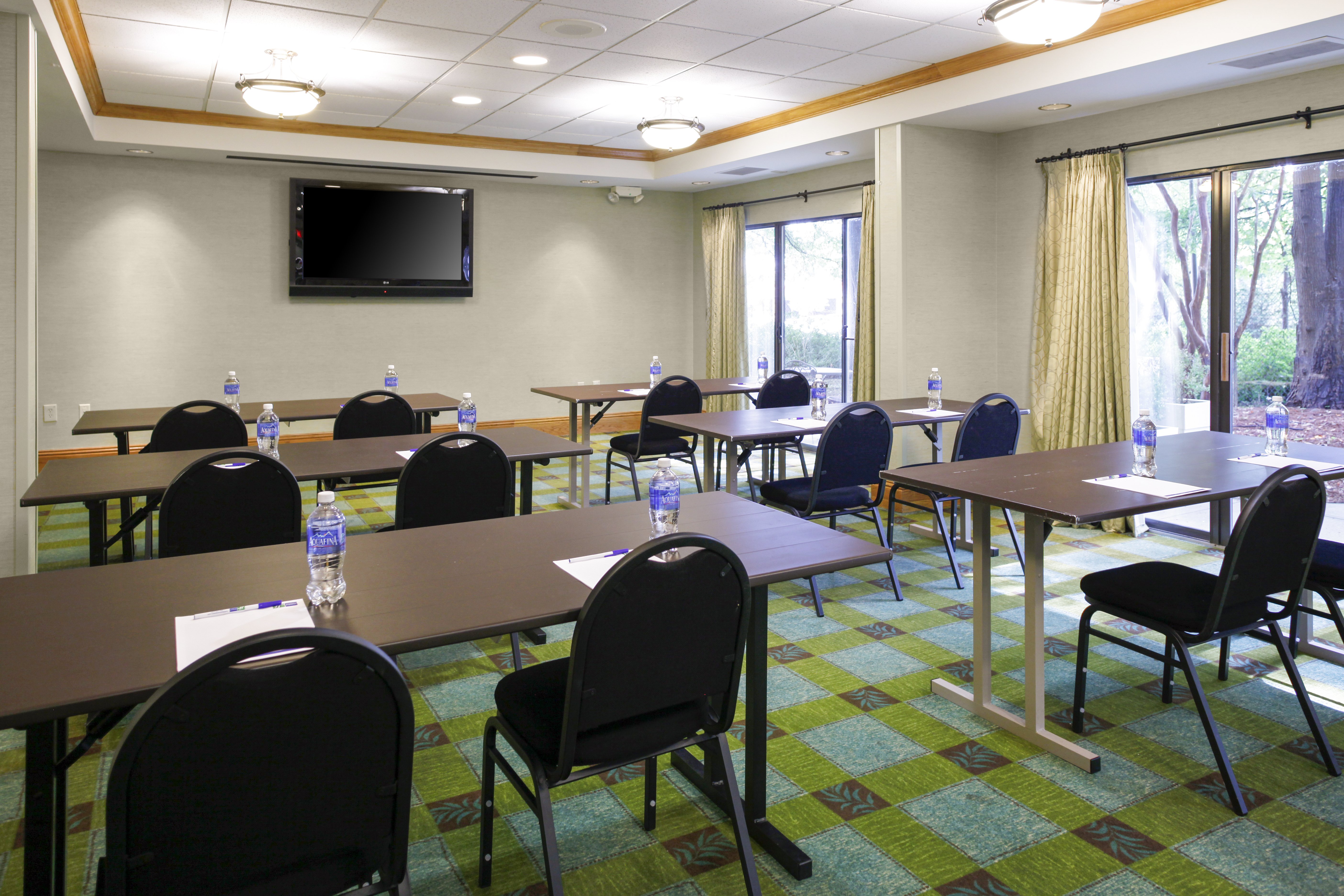 Holiday Inn Express Suites Atlanta Buckhead 21/25