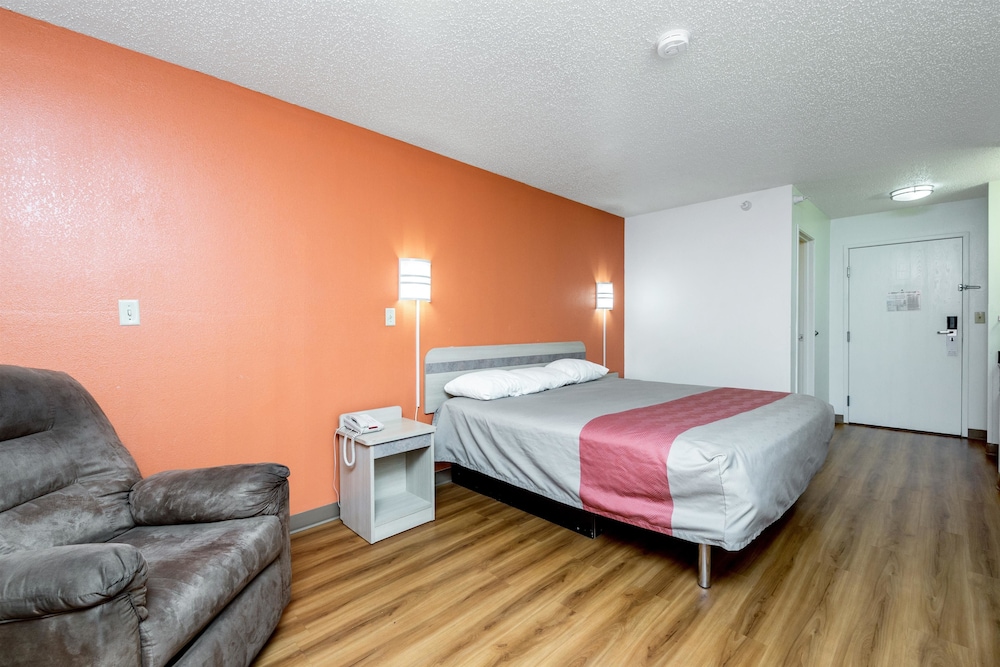 Motel6 Waterloo, IA 28/50