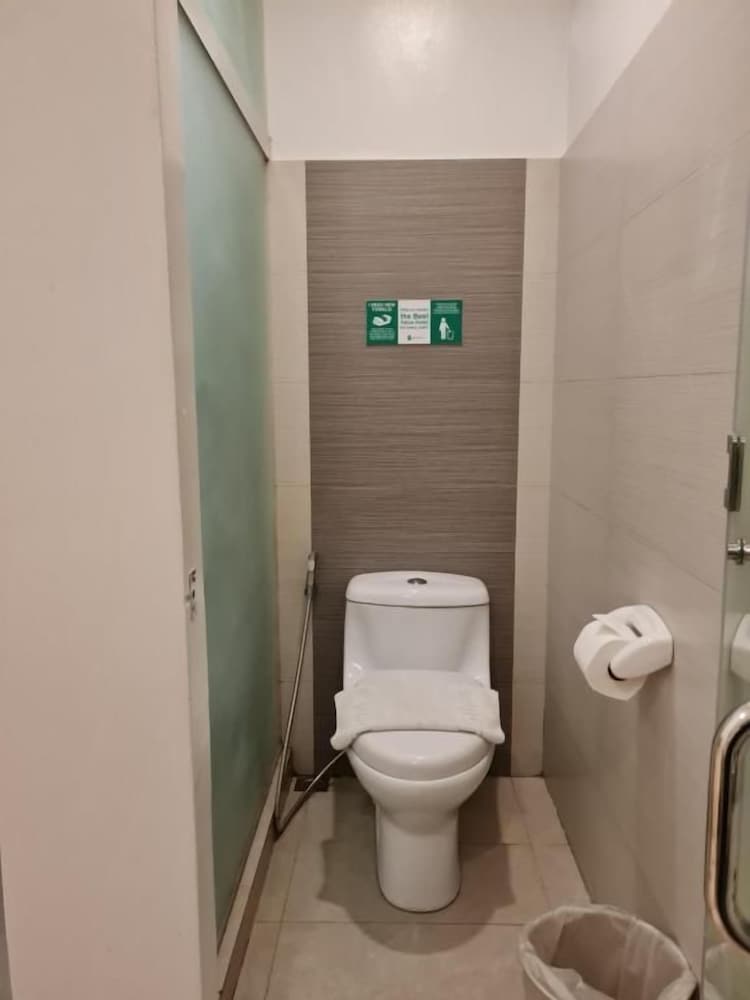 Go Hotels Otis Manila 47/49