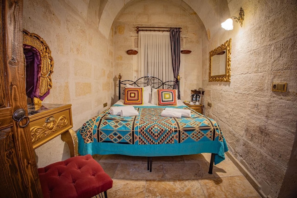 Royal Cave Hotel 29/58