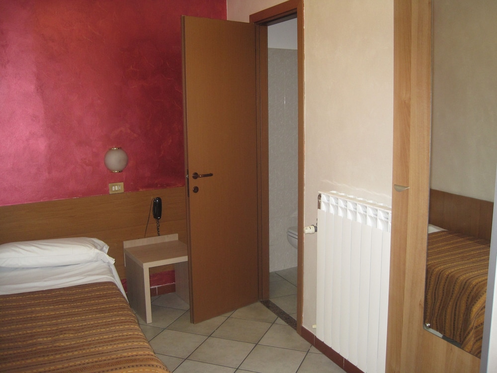1 BEDROOM, COMFORT, SINGLE