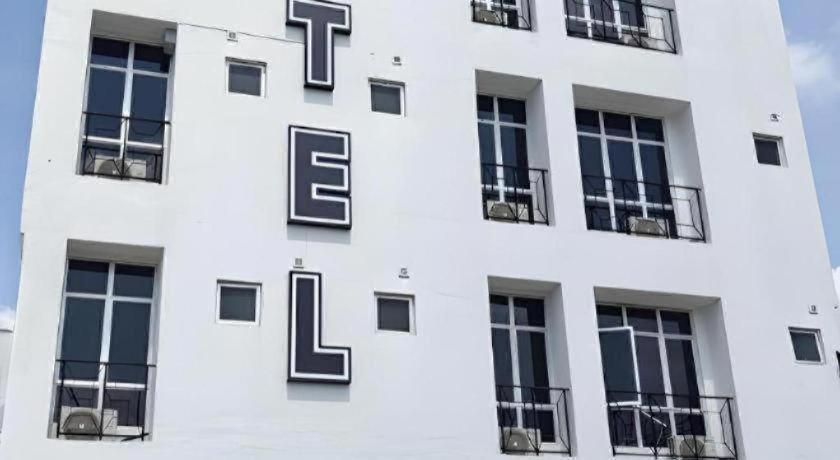 Weiss Hotels Kepong Baru 4/35