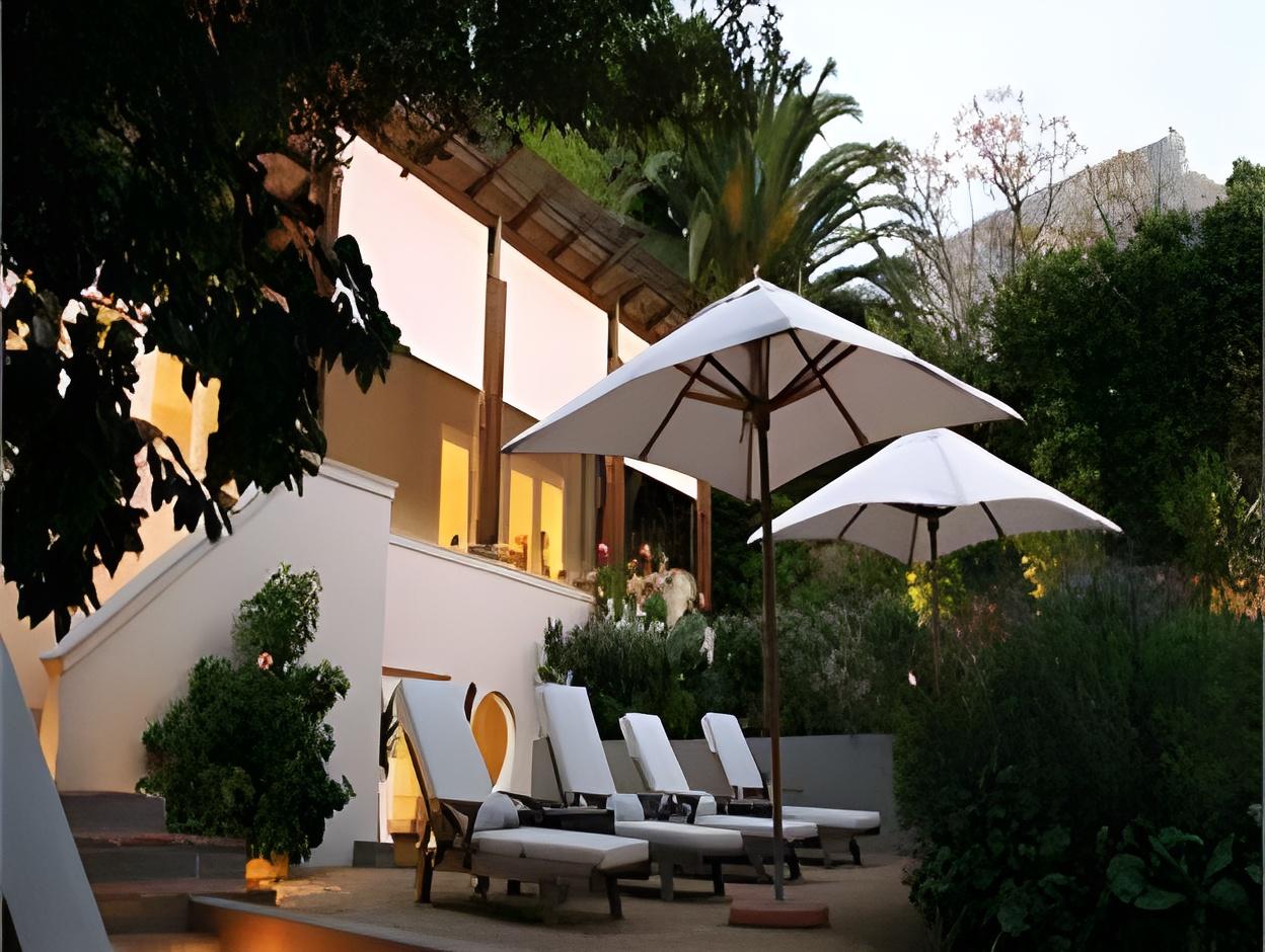 Four Rosmead Boutique Guest House 2/15
