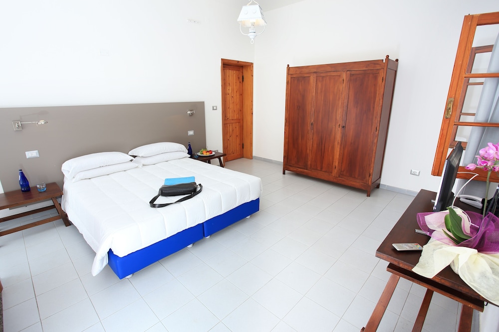 Meli Hotel 12/46