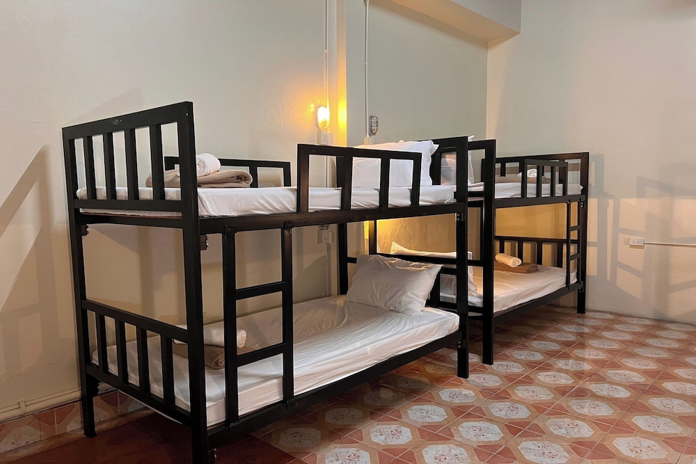 Phuket Old Town Hostel 53/61