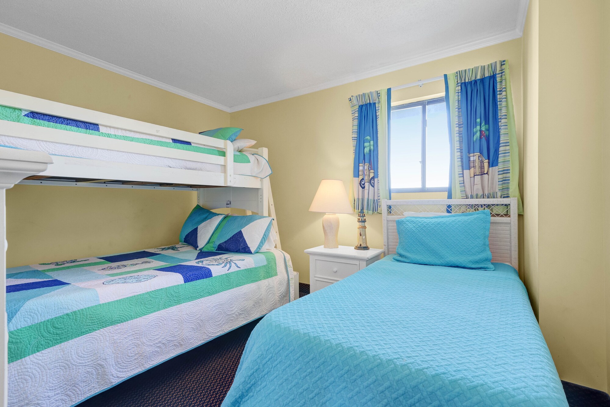 2 BEDROOMS, SUITE, OCEAN FRONT