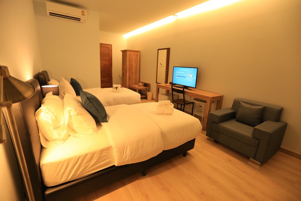 TOWER, DELUXE, TWIN BEDS