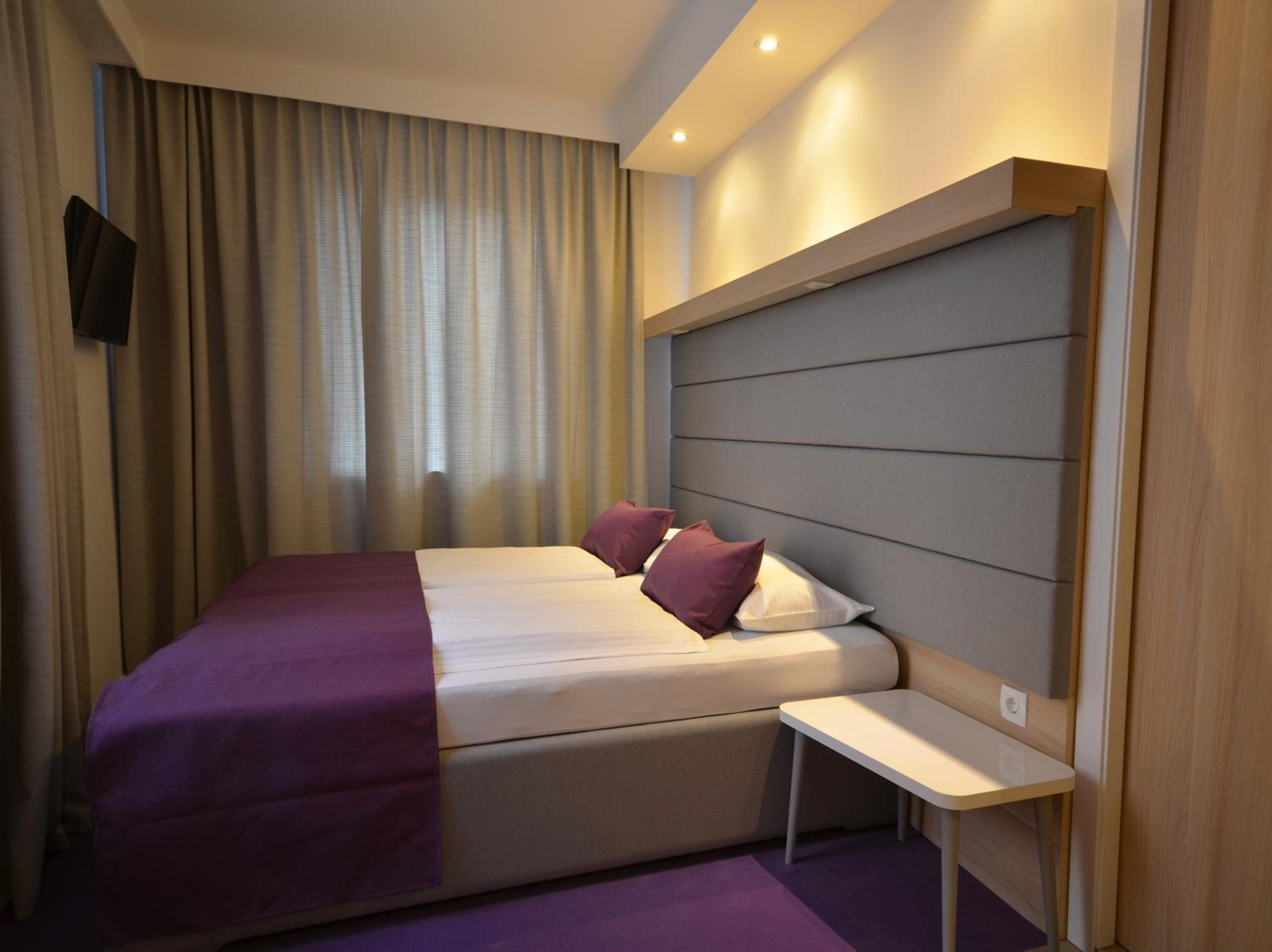 Room at Emonec Hotel, LJUBLJANA - SI