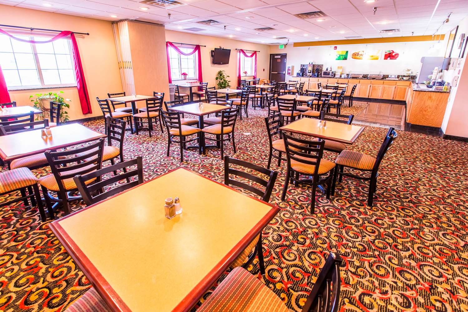 restaurant cafeteria