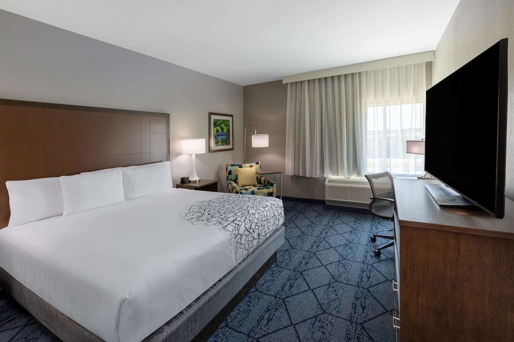 La Quinta Inn and Suites by Wyndham Round Rock East 10/43