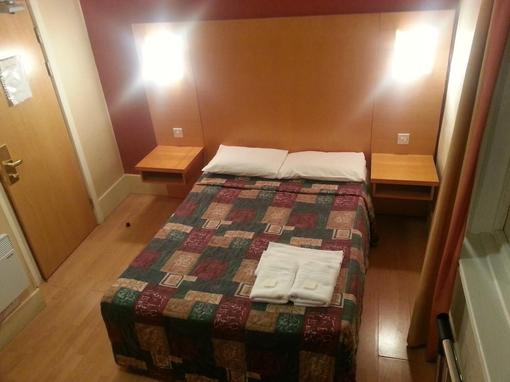 Berkeley Court Hotel 22/33