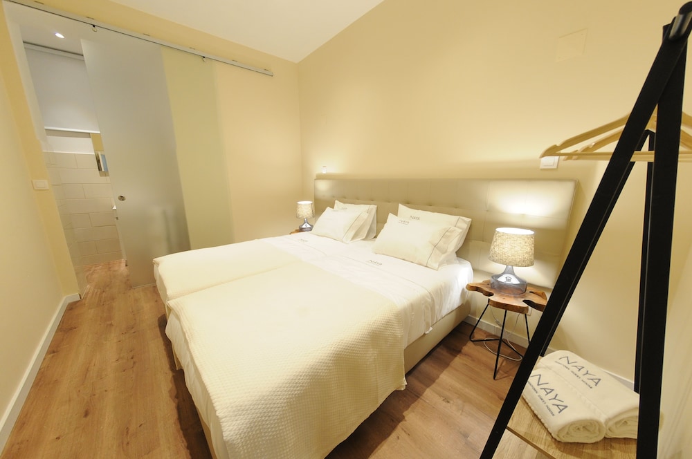 Verde, Cabana, Queen Bed