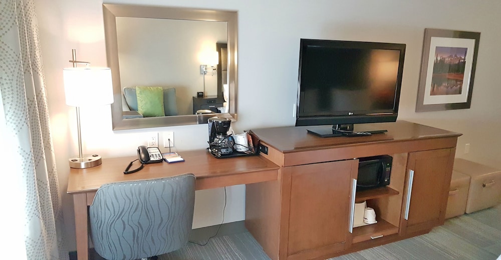 Hampton Inn & Suites By Hilton Calgary- University Northwest 50/61