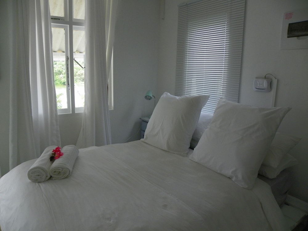 Blue's Guest House 9/33