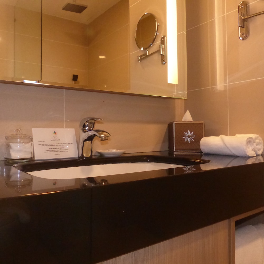 V8 Hotel 34/34
