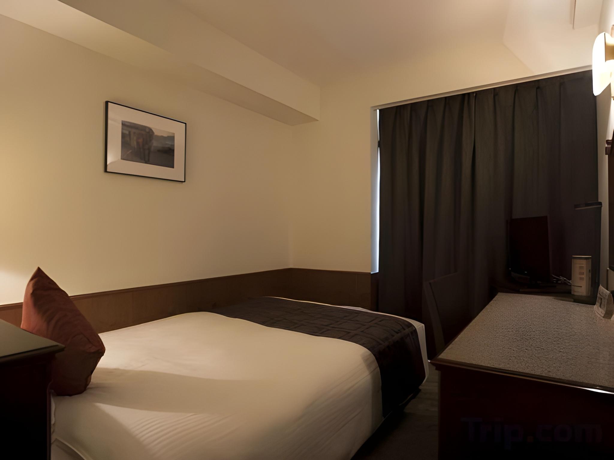 Run of House, Single Bed