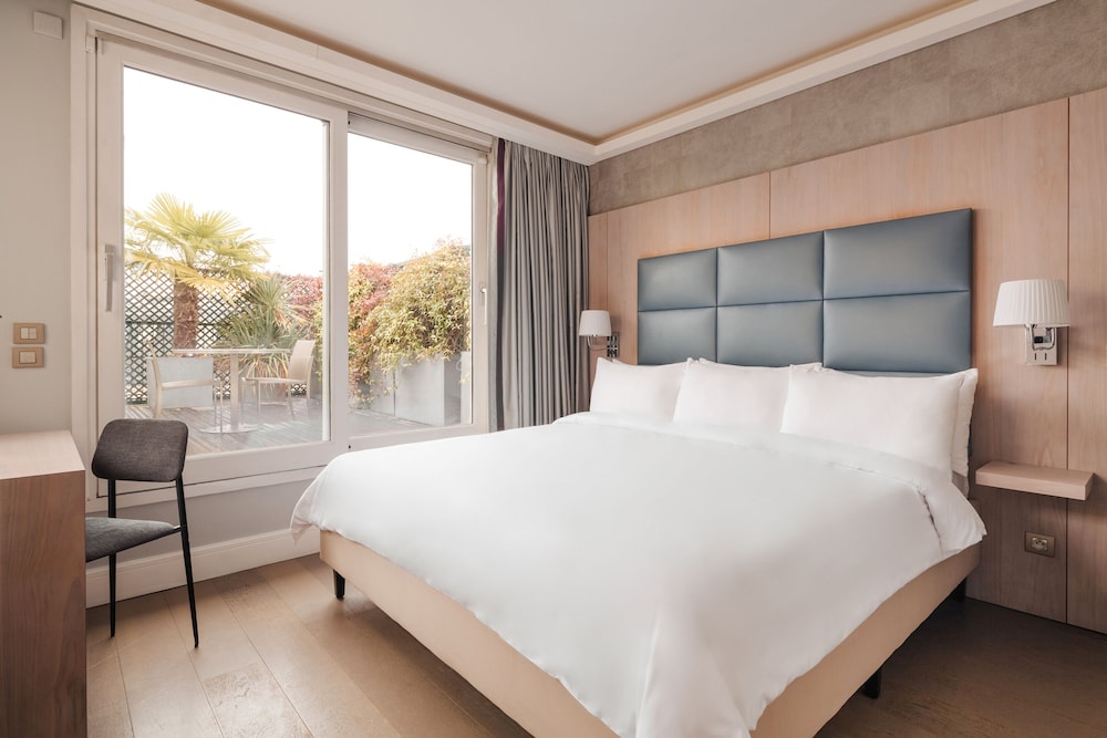L Edmond Hotel Parc Monceau 20/67