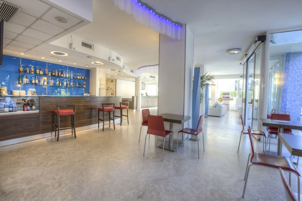 MERCURE RIMINI LUNGOMARE 56/71