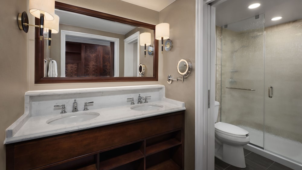 Disneys Yacht Club Resort 49/50
