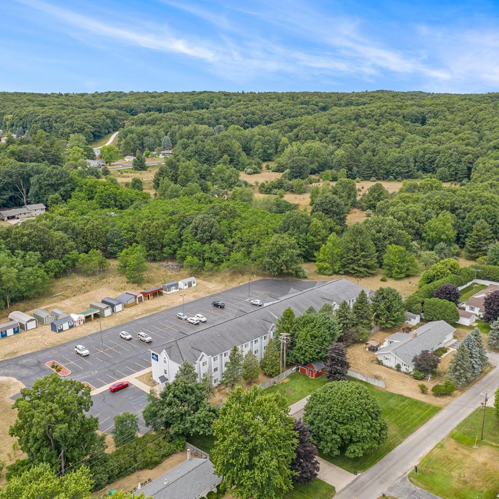 Microtel Inn & Suites by Wyndham Manistee 37/50