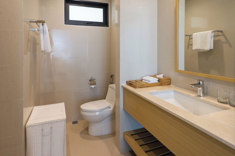 The Ocean Suites 50/50