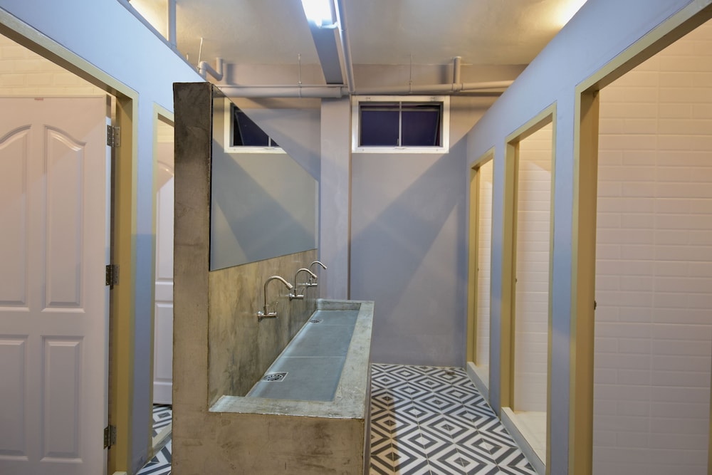 Inn Stations Hostel 30/49