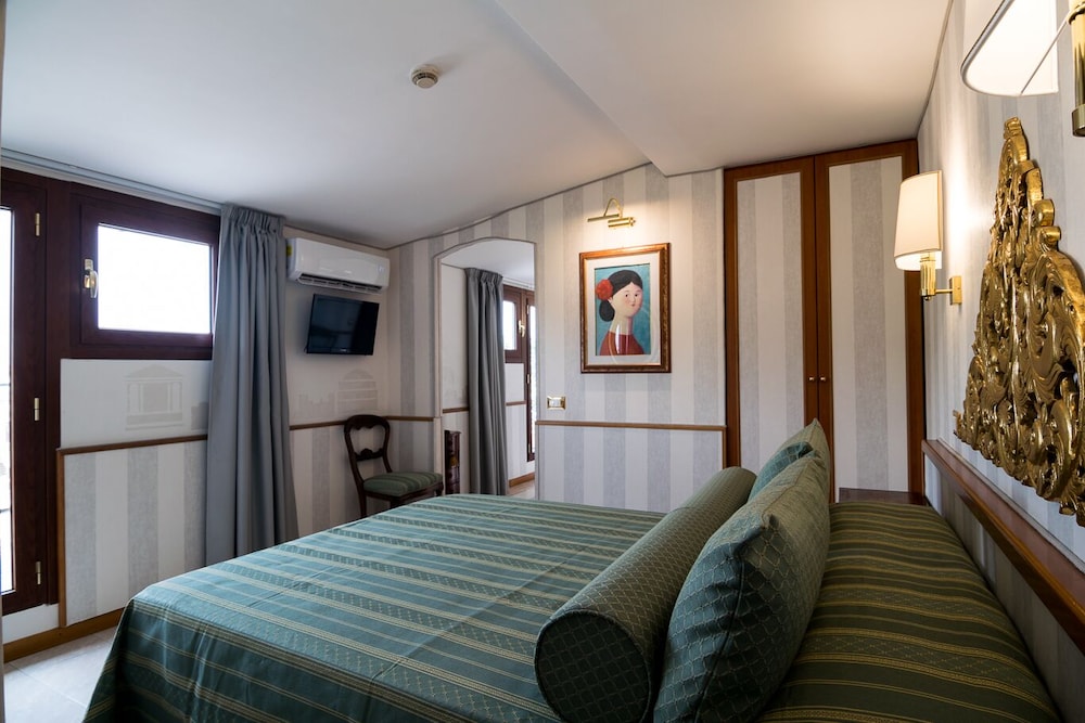 Hotel Pacific 19/50
