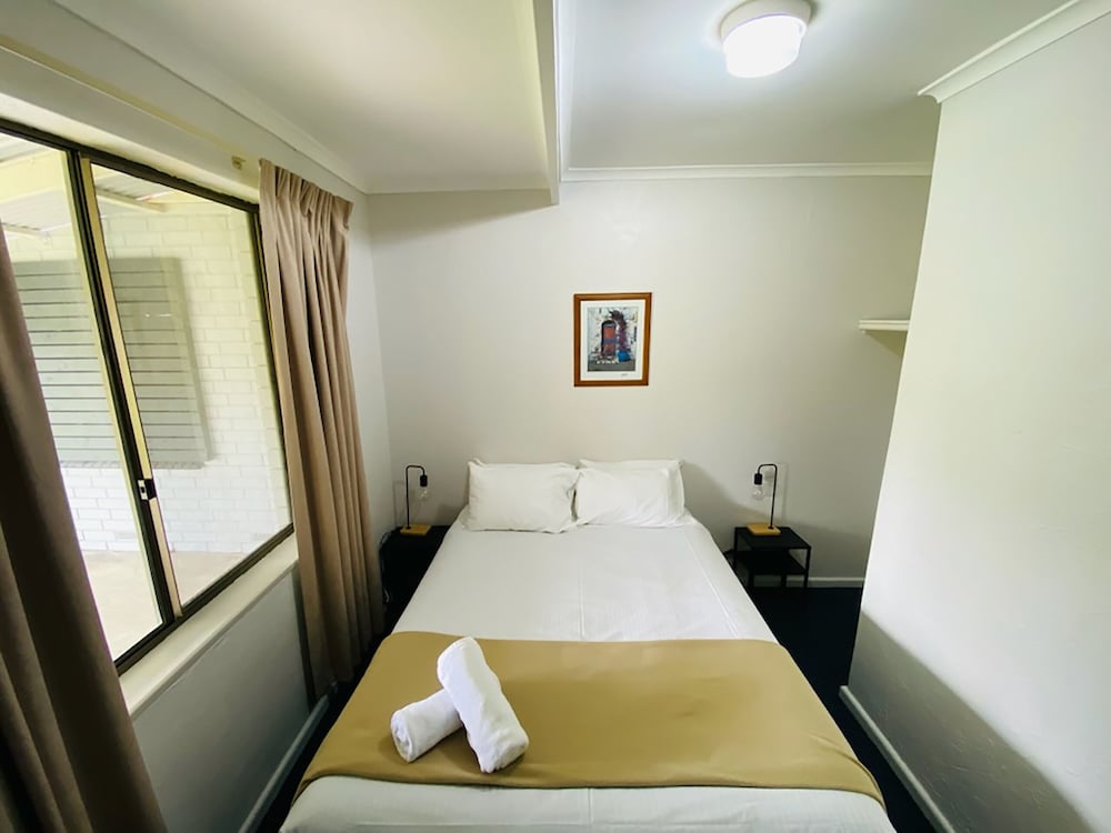 Victor Harbor Holiday & Cabin Park 17/46