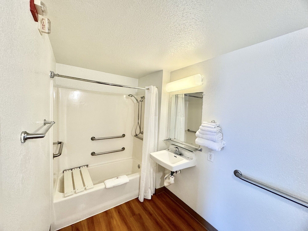 Studio6 Suites Bellflower, CA - Los Angeles 39/40