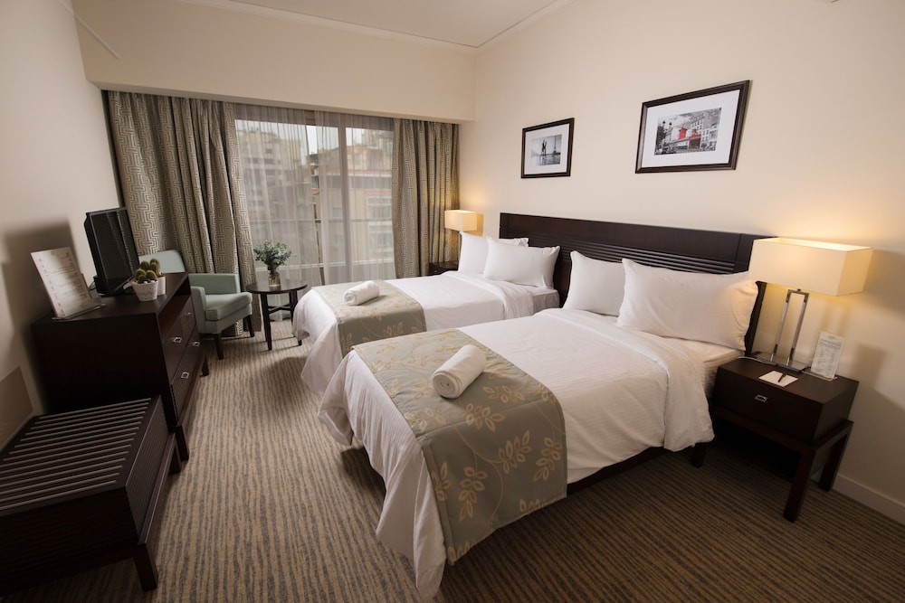 DELUXE, SUITE, KITCHENETTE