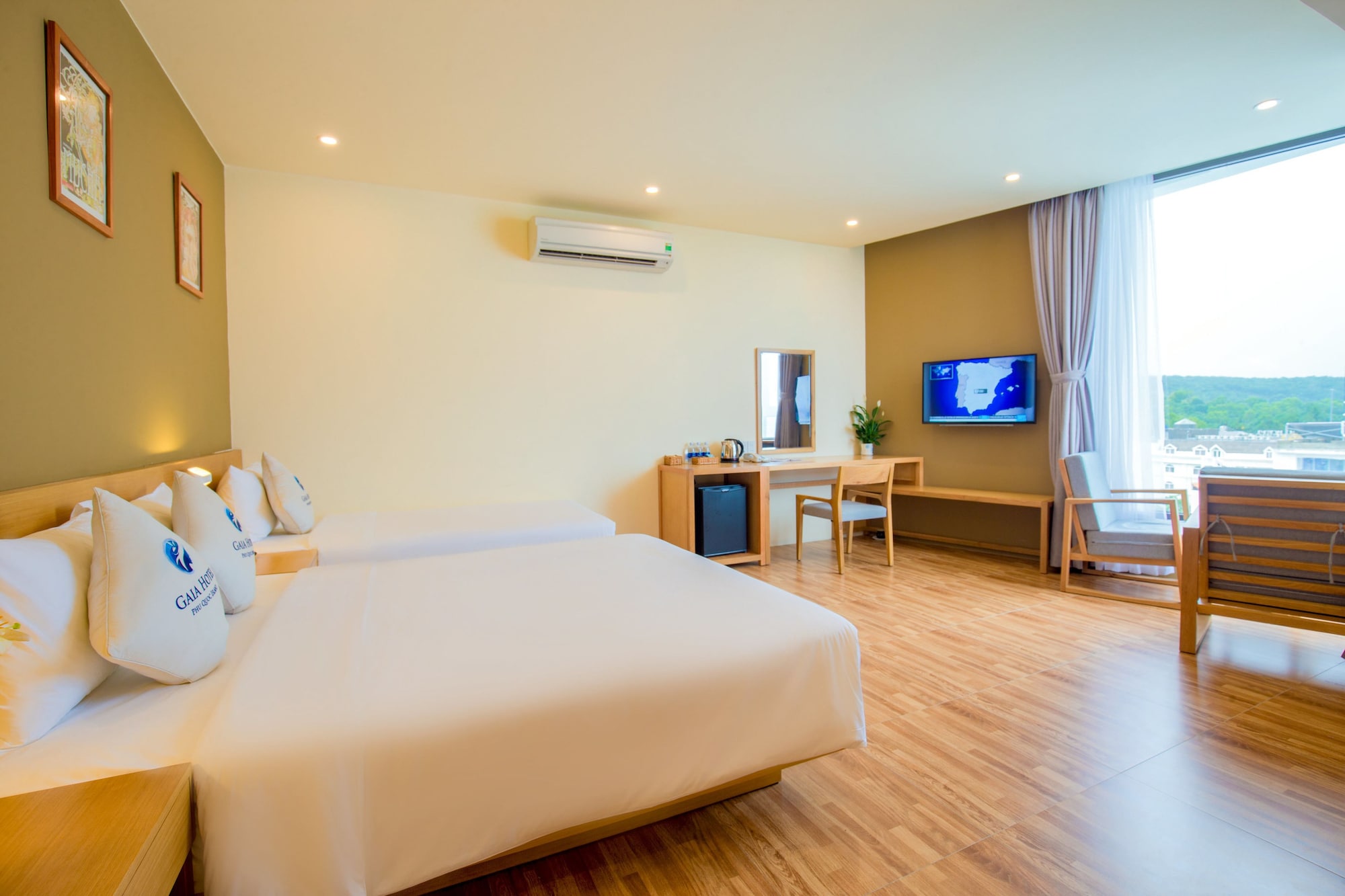 PREMIUM, TRIPLE, SEA VIEW