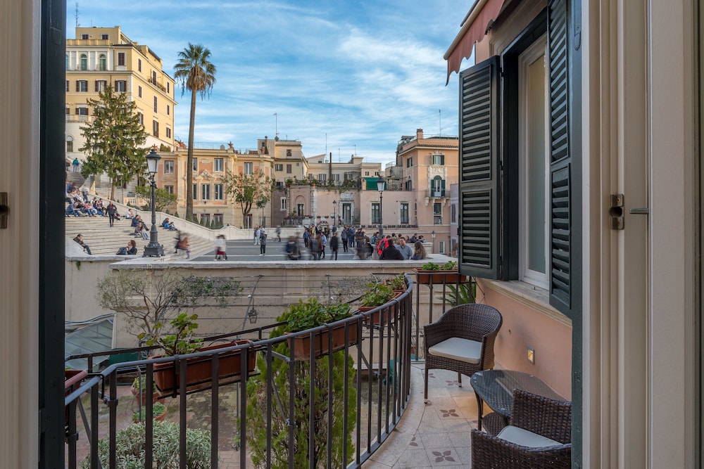 Les Diamants Spanish Steps Suite 34/46