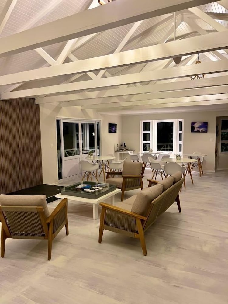Brenton Beach House 28/50