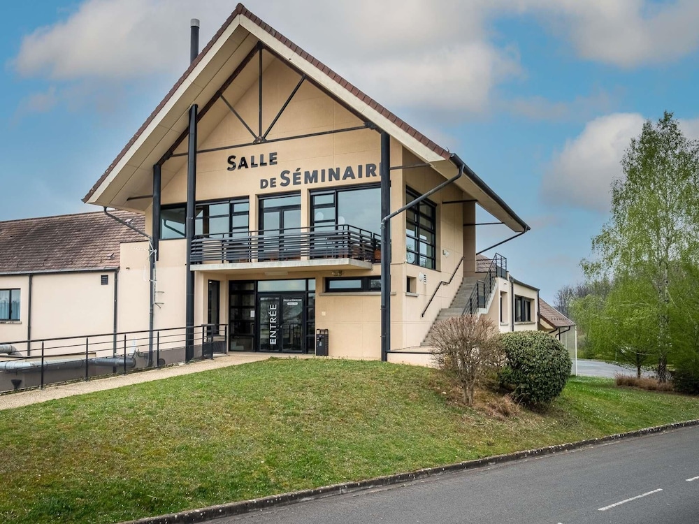 Ibis Styles Vierzon 2/44